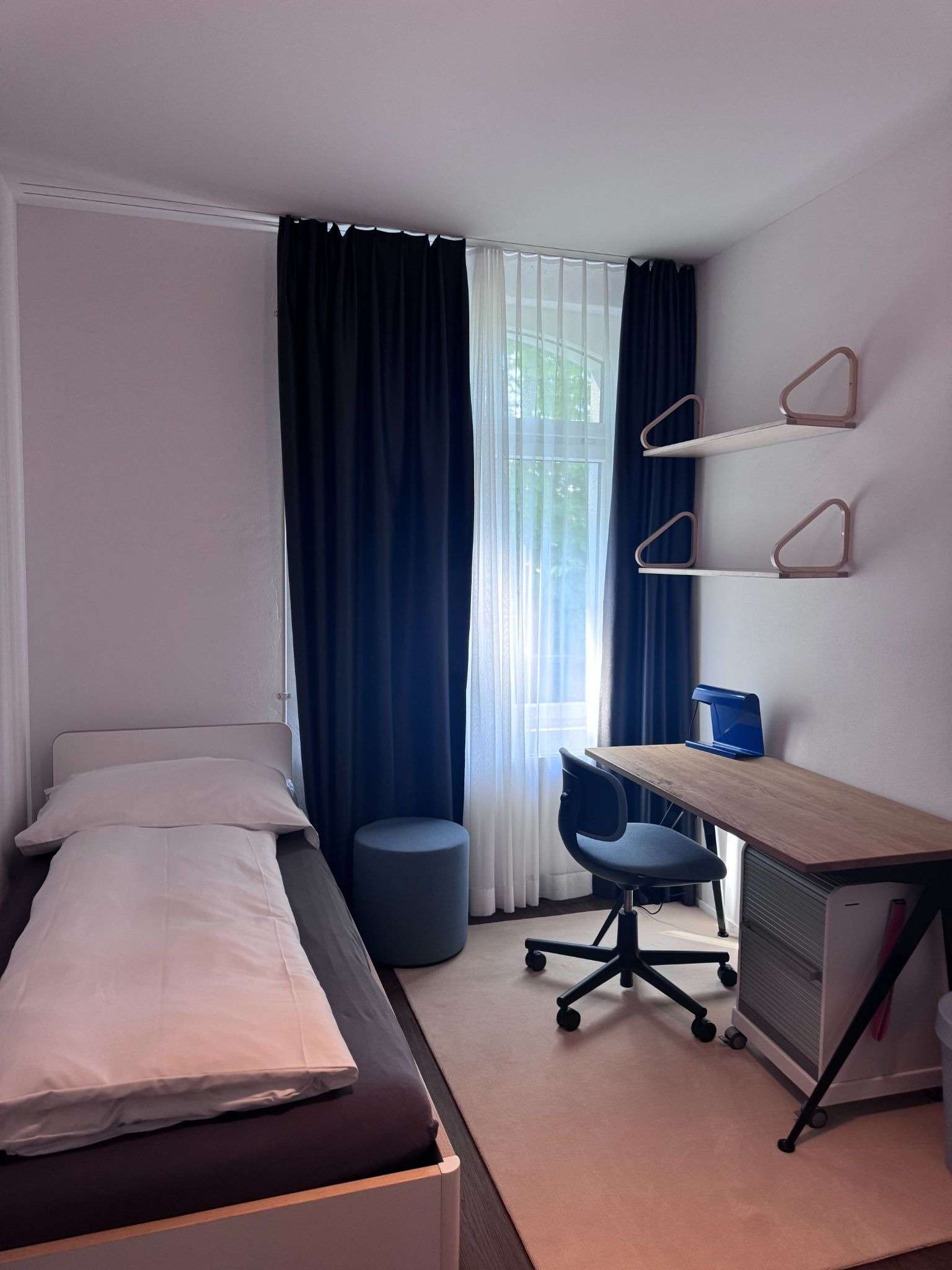 Example Student room at Swiss boarding school Institut auf dem Rosenberg; RNG International Educational Consultants college advising